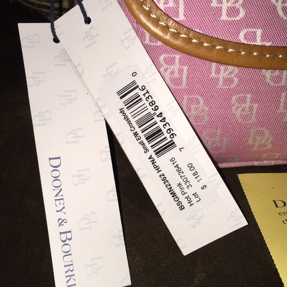 Dooney and Bourke cross body - Picture 2 of 5